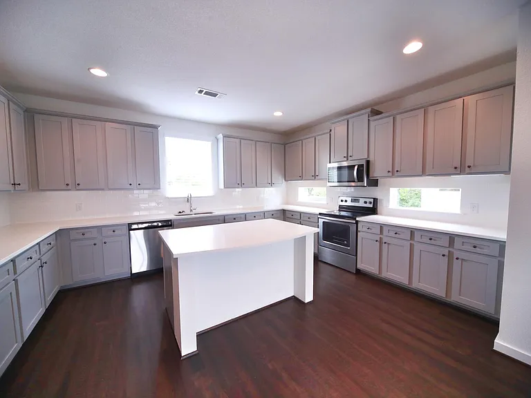 3519 S Hills Ave — Photo 10