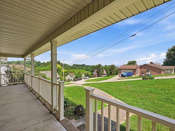 5th image of 6292 Golden Dr