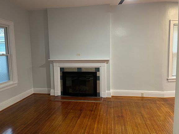 5th image of 126 Ashland Ave APT 1