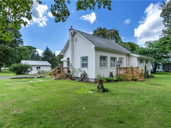 62 Charles St, Penn Yan, NY 14527