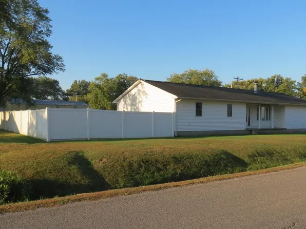 141 W 2nd North St, Tamaroa, IL 62888