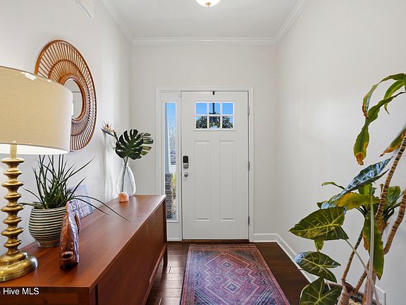 5th image of 247 Bloomington Lane