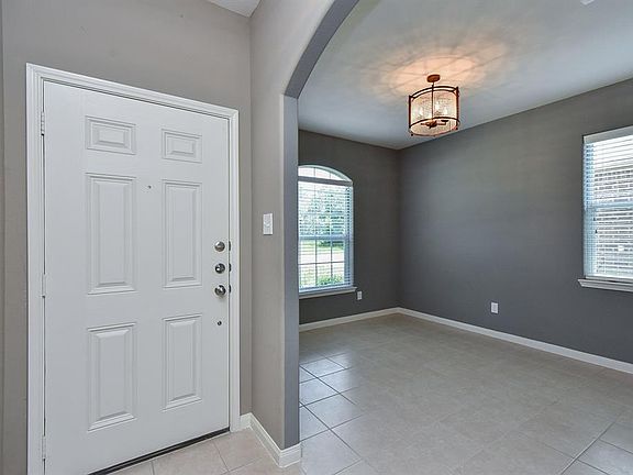 4th image of 38223 Lost Creek Blvd