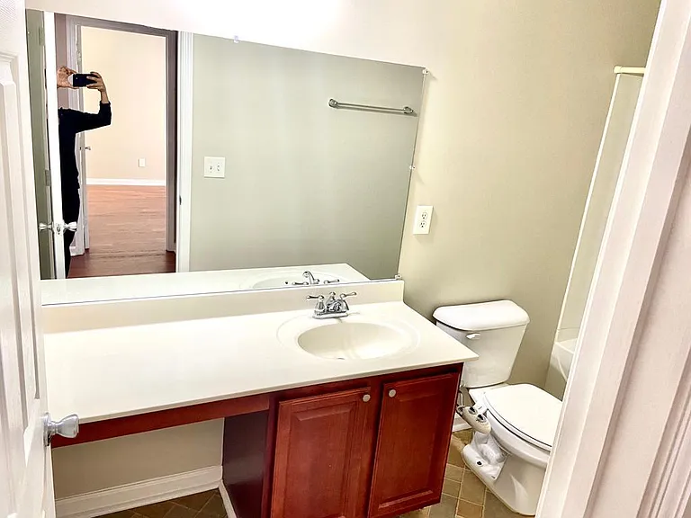 708 Hewespoint Ct — Photo 21