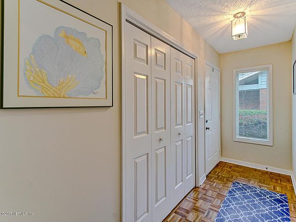 4th image of 4521 Sussex Ave Unit 6