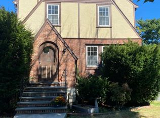 147 Oakdale Rd, Newton, MA 02461