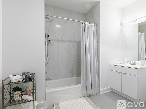 5th image of 373 Communipaw Ave #406