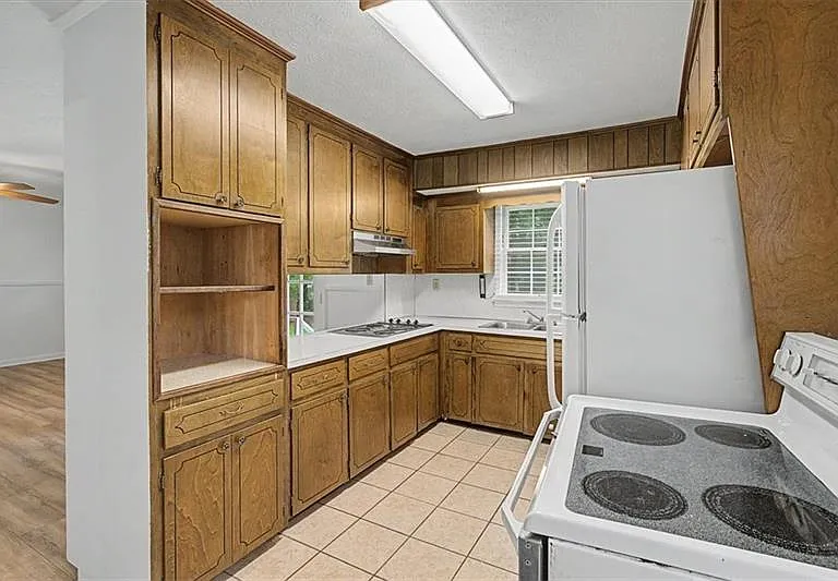 2985 Fredrick Dr — Photo 17
