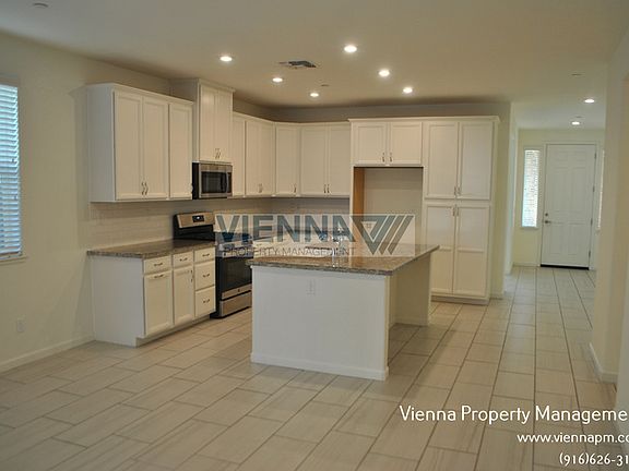 5th image of 3049 Quincy Ave