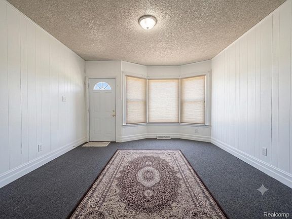 5th image of 3845 Edwin St