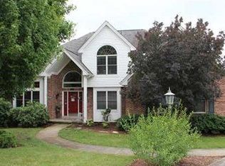 215 Crescent Ct, Cranberry Township, PA 16066