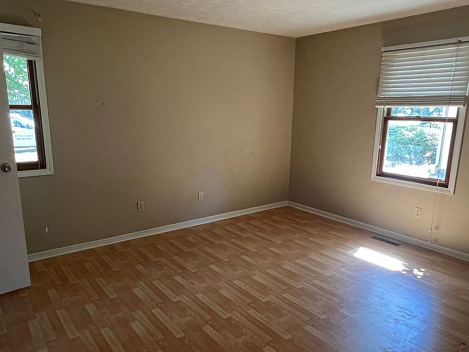 2nd image of 805 Gartner Ave