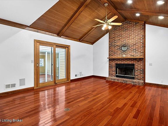 3rd image of 10105 Day Lilly Ct