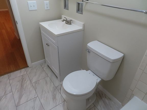 5th image of 1107 W Washington Blvd #14
