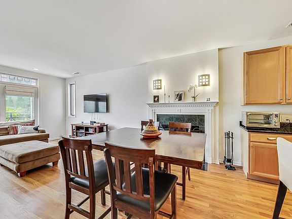 5th image of 1401 N Artesian Ave #2