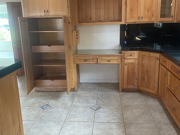 pantry/secretary