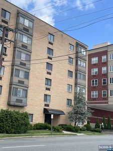5 Linden St APT 4F, Hackensack, NJ, 07601