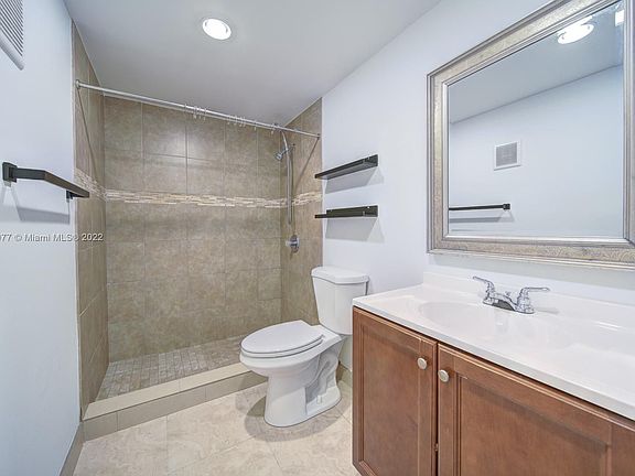 5th image of 9371 Fontainebleau Blvd APT I227