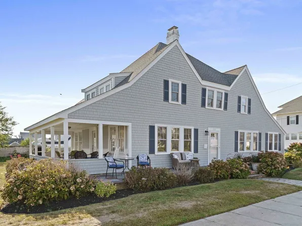 117 Manomet Ave, Hull, MA 02045