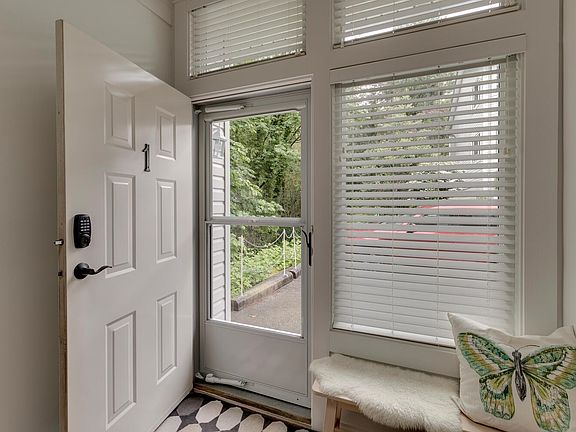 3rd image of 32752 4th Ave #1