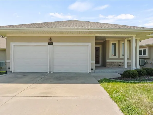 2012 Greenfield Mews, Kearney, MO 64060