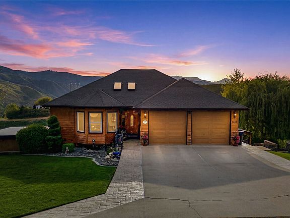 2nd image of 3870 Sunridge Ln