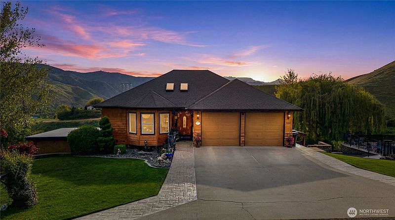 2nd image of 3870 Sunridge Ln