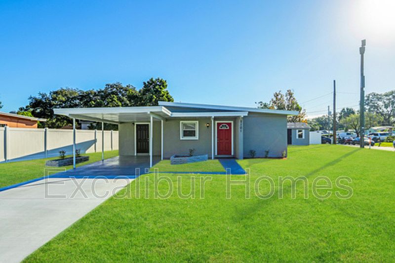 1st image of 7101 N Coarsey Dr