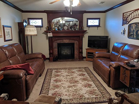 Family Room, Gas Fireplace