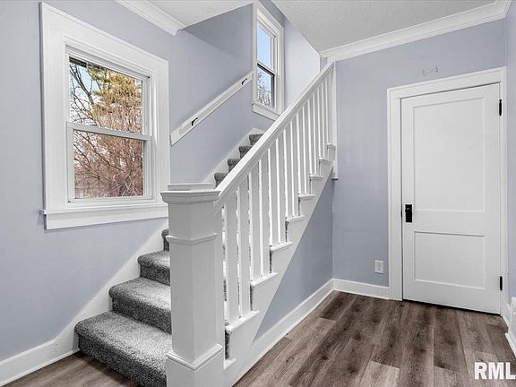 3rd image of 1529 E Edwards St