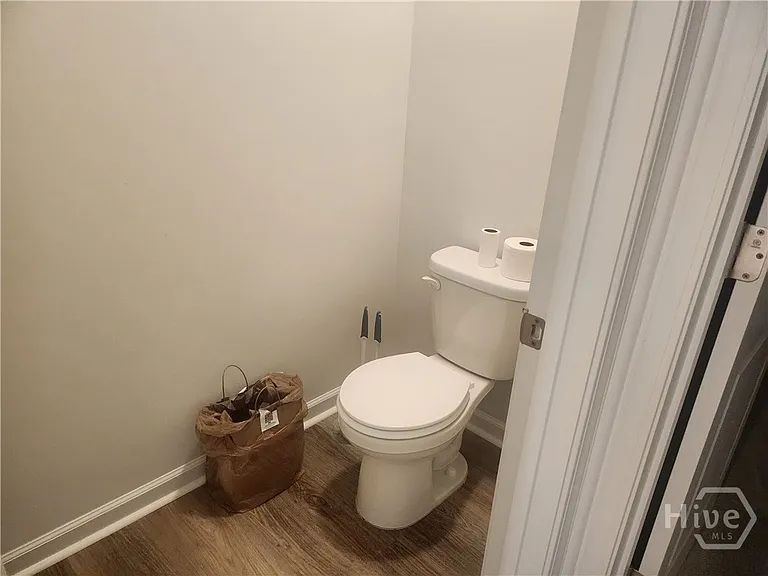 140 Charles Ln — Photo 6