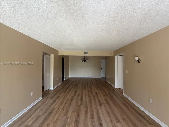 711 N Pine Island Rd APT 121, Fort Lauderdale, FL 33324