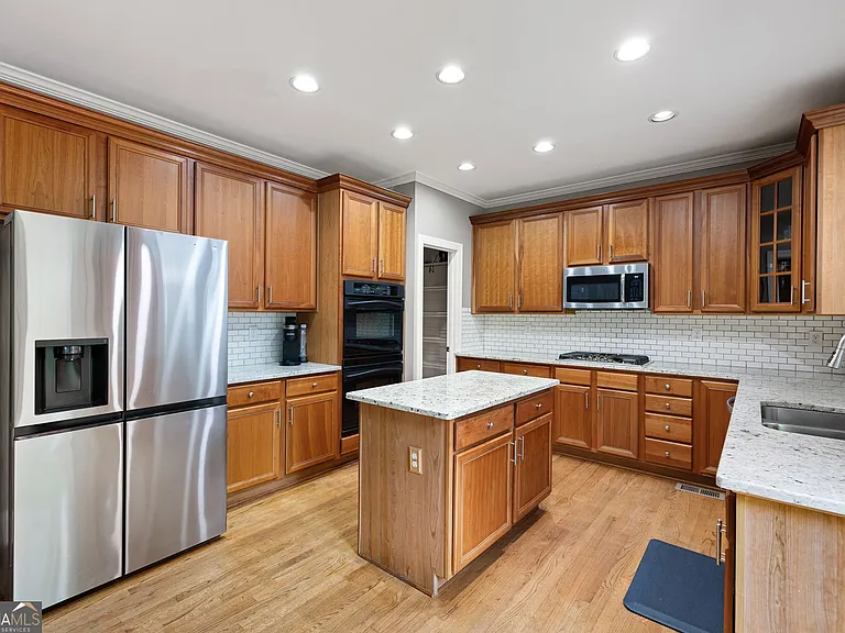 227 Oakwind Pte — Photo 11