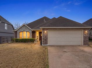 11421 S Mulberry Ln, Jenks, OK 74037