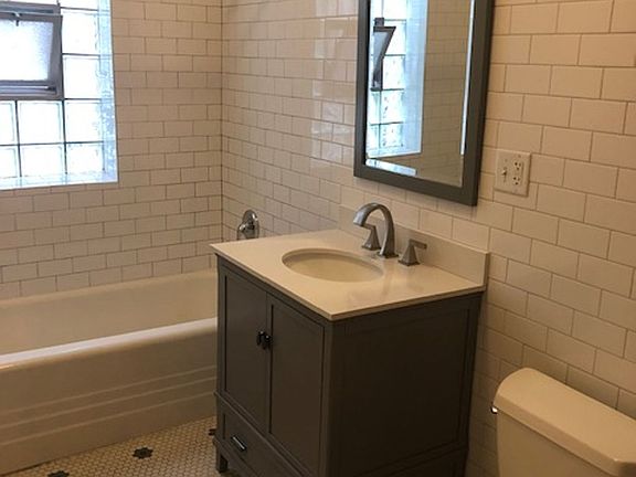 2nd image of 6310 N Lakewood Ave #6312-3N