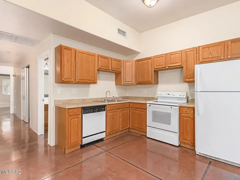 533 W San Xavier St