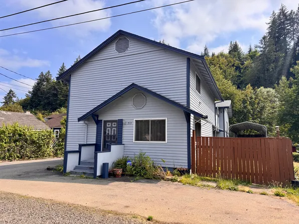 215 S 11th St, Shelton, WA 98584