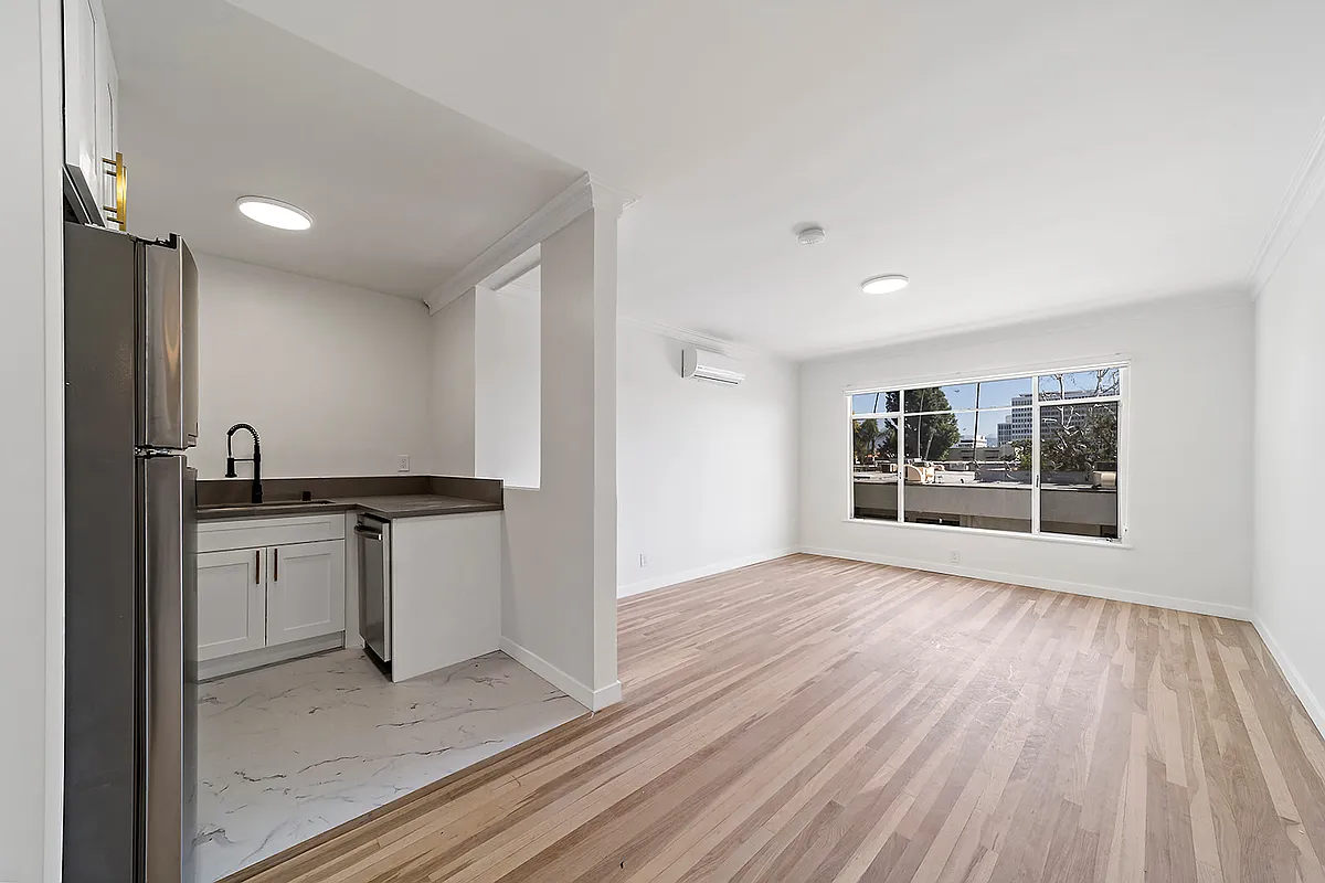 Building Photo - Madison Apt
