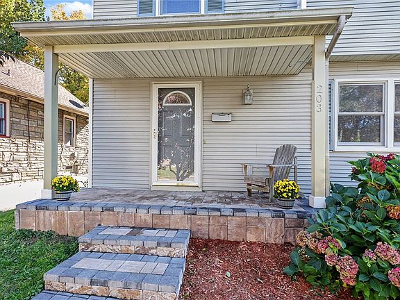 3rd image of 203 Pomona Dr