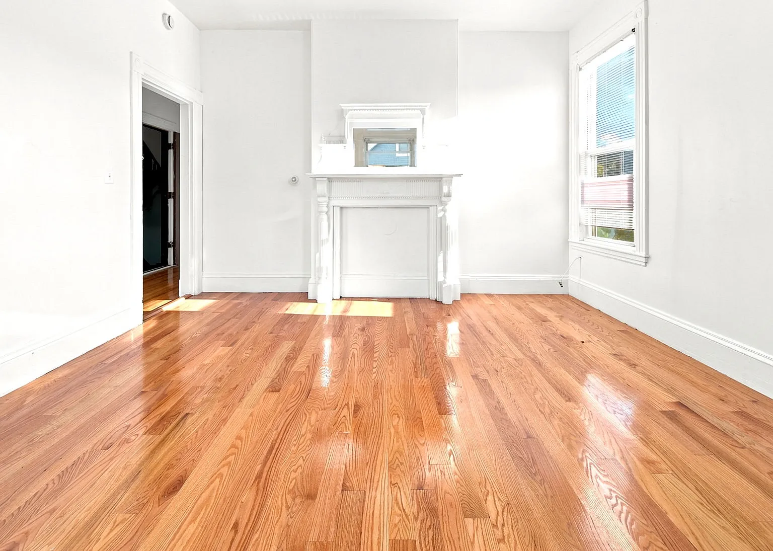 4 bed, 1421 sqft, $3,000 — Photo 2