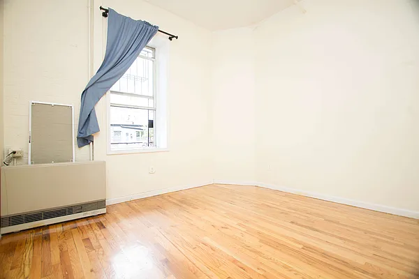 Rented by Nooklyn NYC LLC | media 7