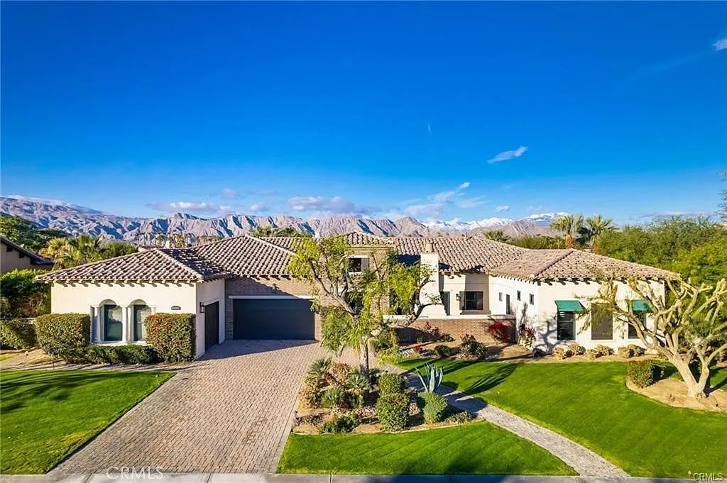 4 bed, 4.5 bath, 4641 sqft, $12,000 — Photo 1