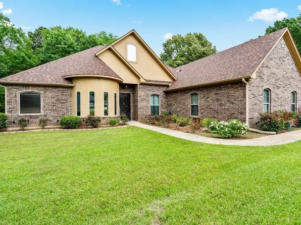 151 Riverwood Dr, Longview, TX 75603