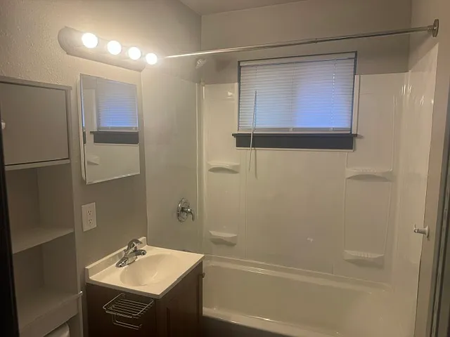 822 N 25th St #12 — Photo 9
