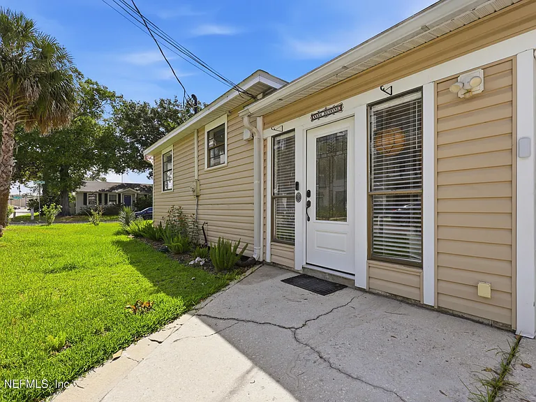2304 Bethune Ave — Photo 23