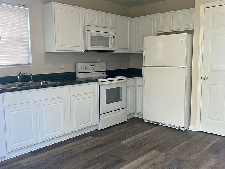 408 Snow St — Photo 5