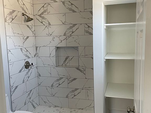 4th image of 30 N Liberty Dr #120