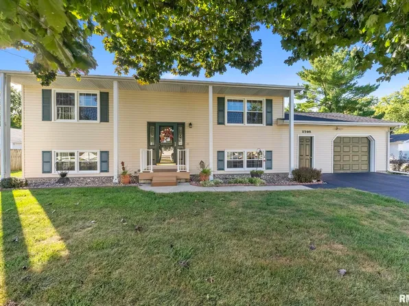 1702 1st Ave #A, Rapids City, IL 61278