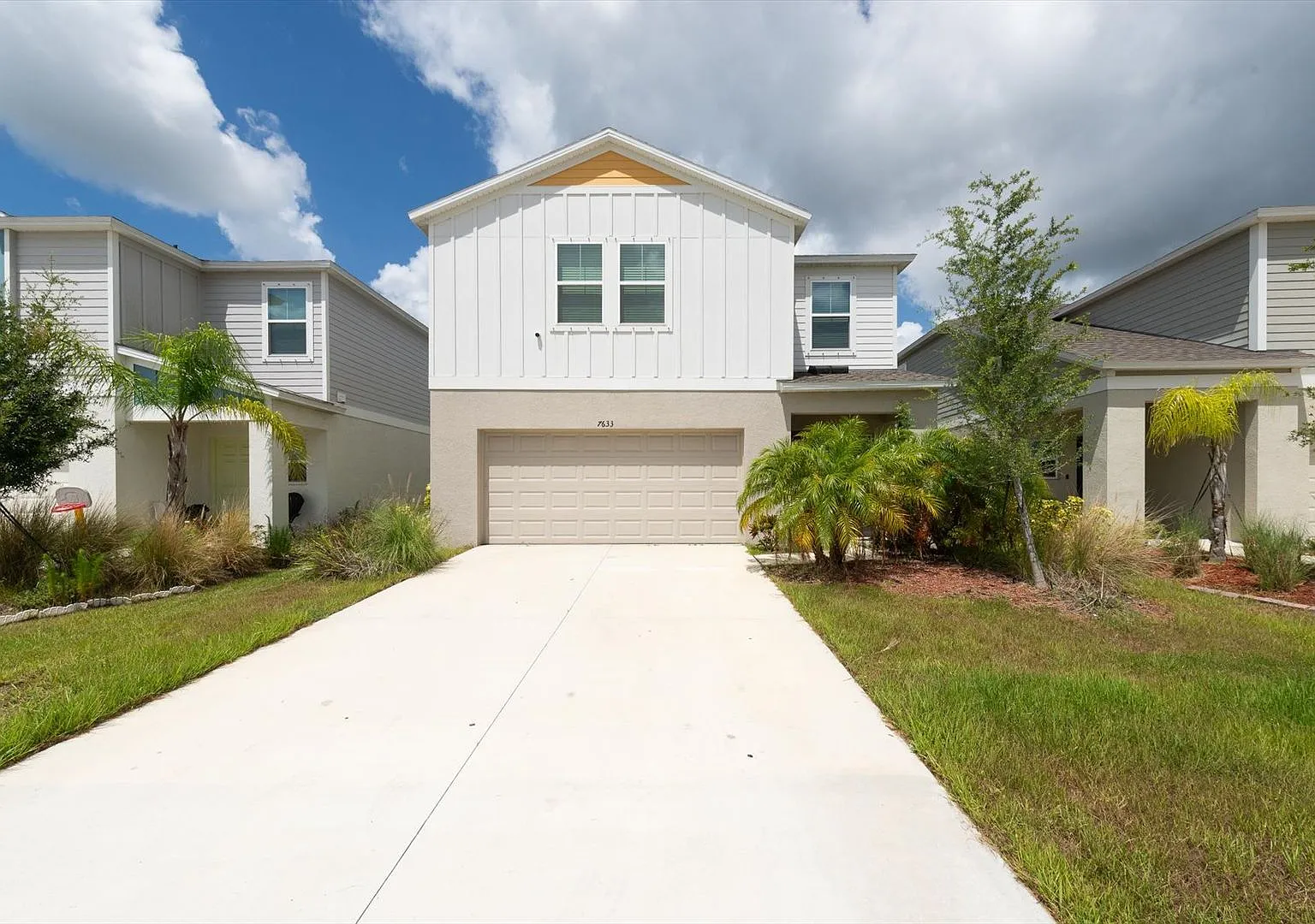Modern 4-Bedroom Parrish Home with Bonus Loft & Open Living Space — Photo 3