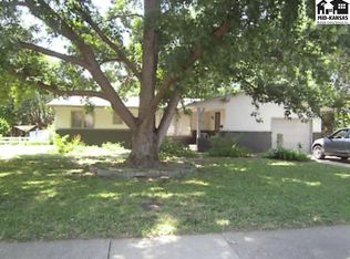 1003 W 24th Ave, Hutchinson, KS 67502